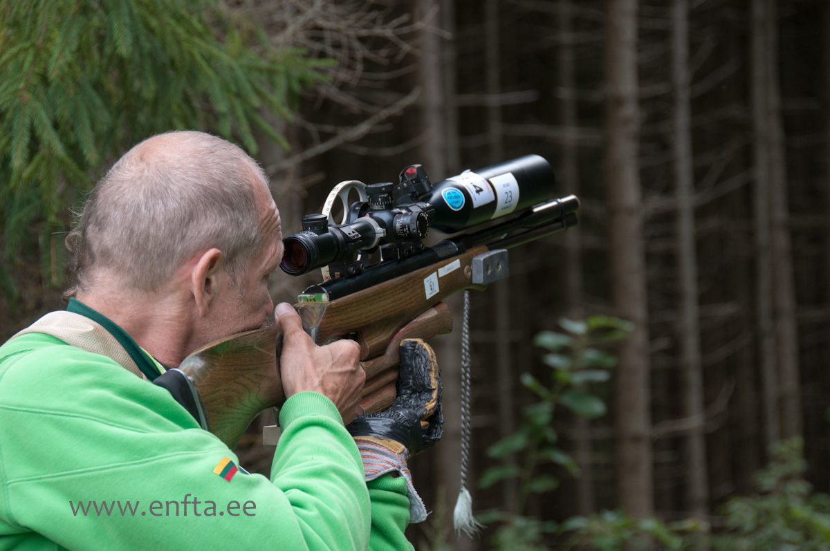 Aleksas Jaunius LT, Weihrauch HW 97 K, Leapers 8-32x56